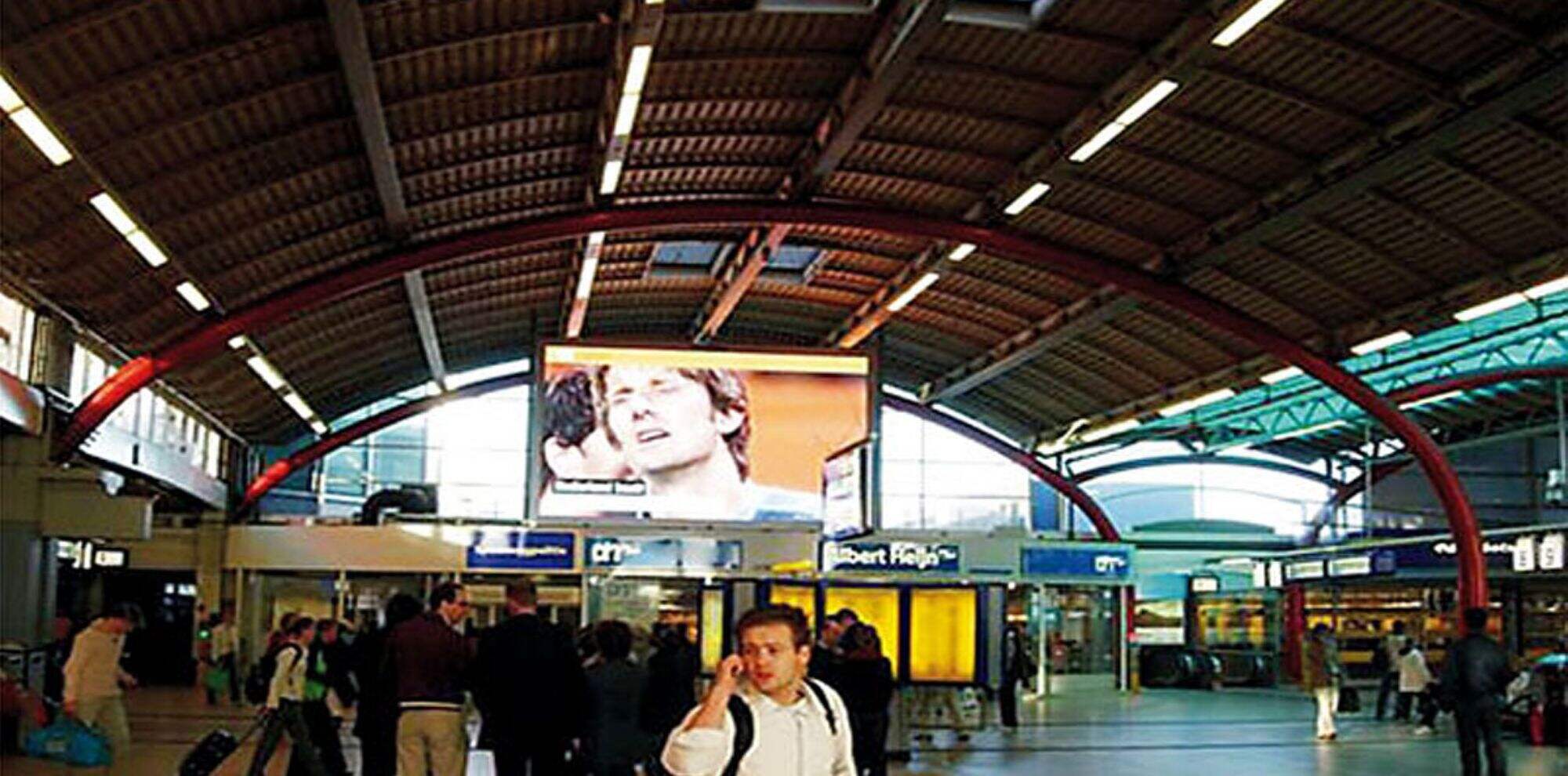 Estación de tren central de Utrecht en los Países Bajos