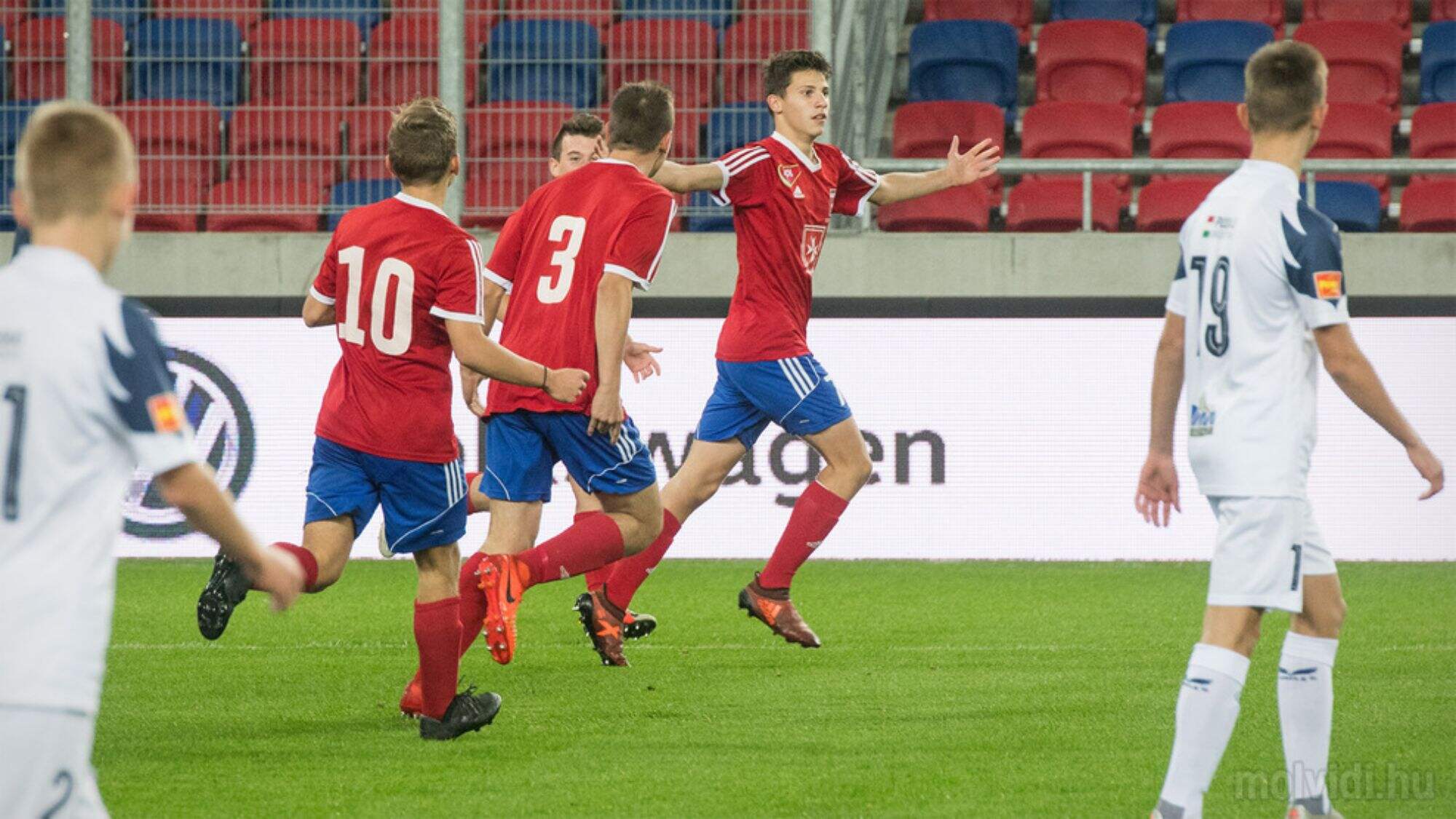 le périmètre du stade hongrois sostoi q10