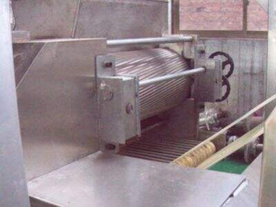 Why a Noodle Making Machine Outperforms Manual Processing in Texture Stability