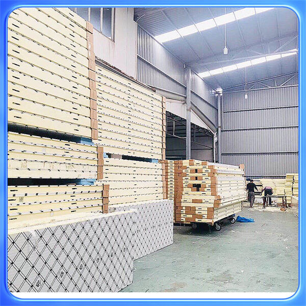 Sustainable and energy-efficient coolroom panels