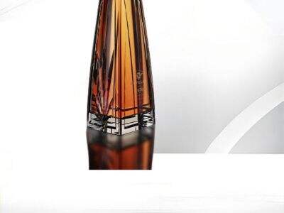 Why Investing in a Premium Whiskey Bottle Boosts Perceived Value