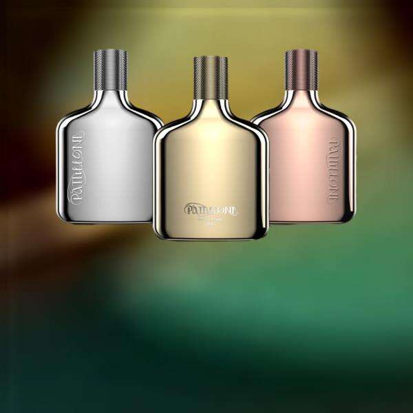 Die Parfümflasche in Schwarz und Rot, die Eleganz verströmt