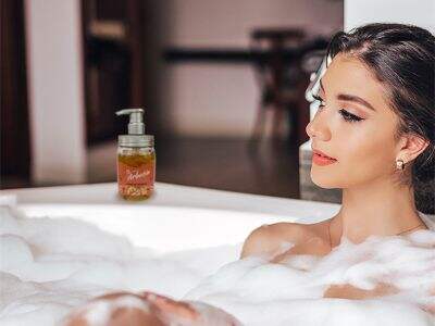 Gel na Pampaligo na May Langis ng Tea Tree para sa Kasingkasing—Klinikal na Napatunayan na Nakababawas sa mga Kiskis