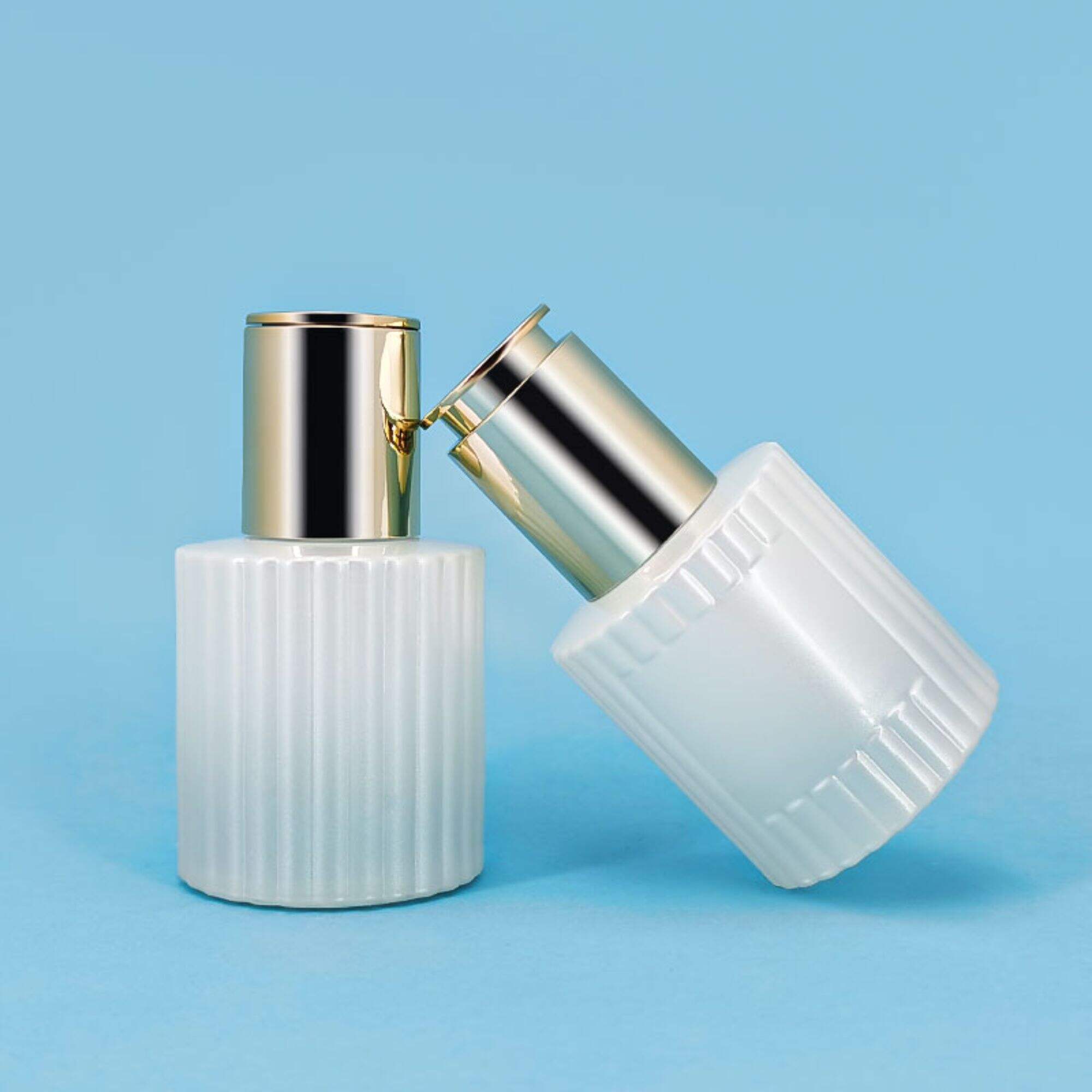 Maßgeschneidertes Design 30Ml leere Pumpe Glasflasche HY-1872