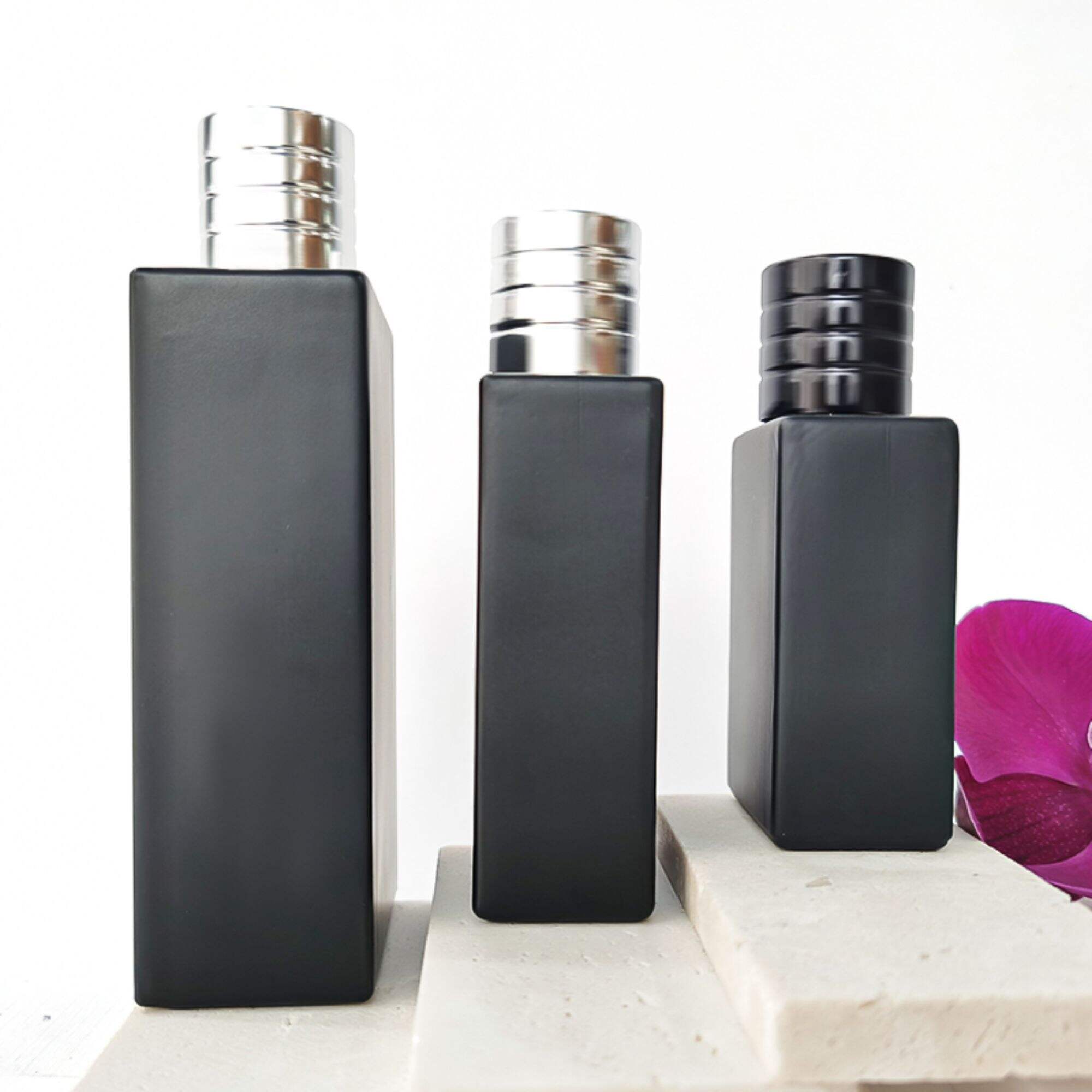 Matt schwarze leere quadratische Parfümflasche HY-P330