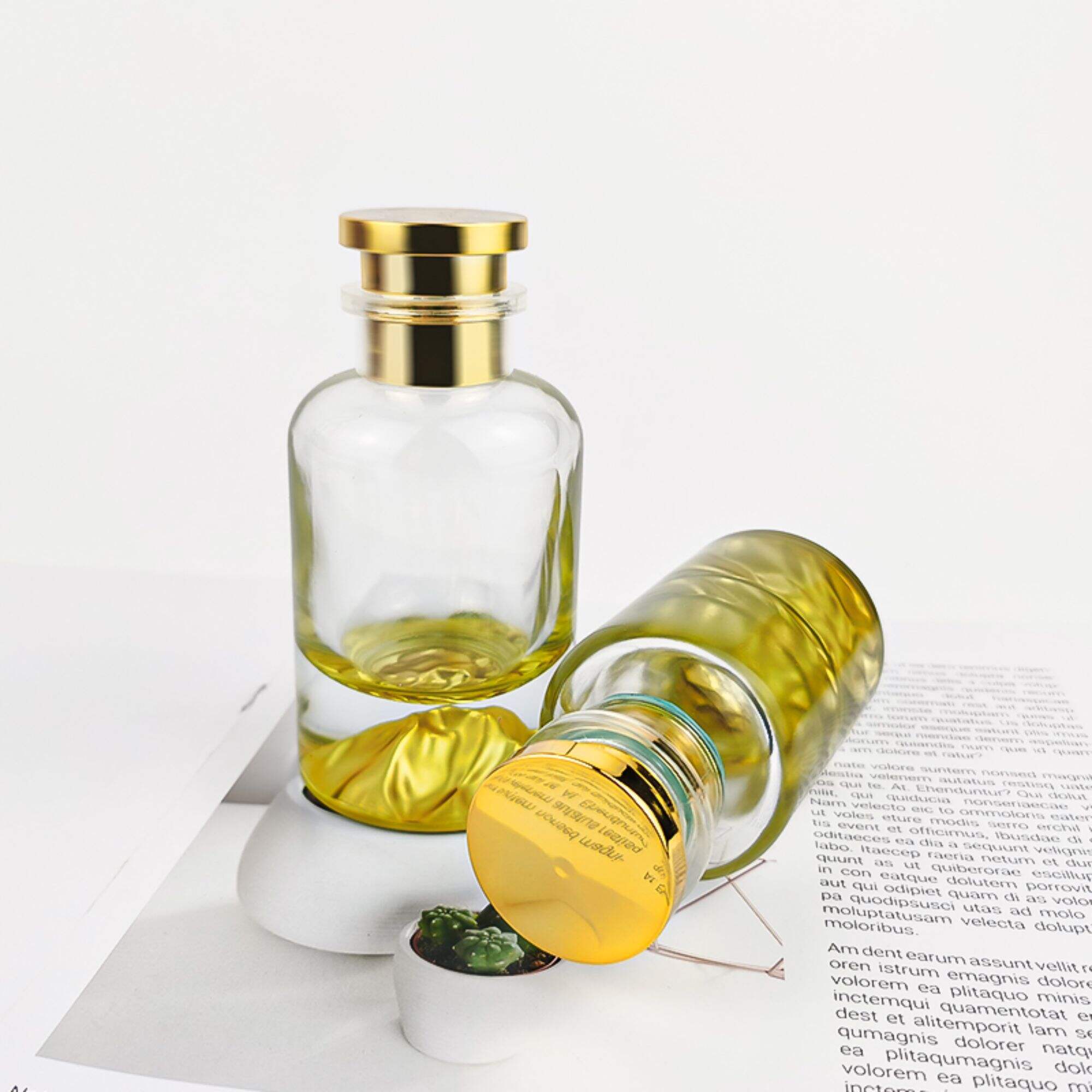 Neuheiten 30ml 50ml 100ml Parfümflaschen Parfümflasche in verschiedenen Farben HY-P327
