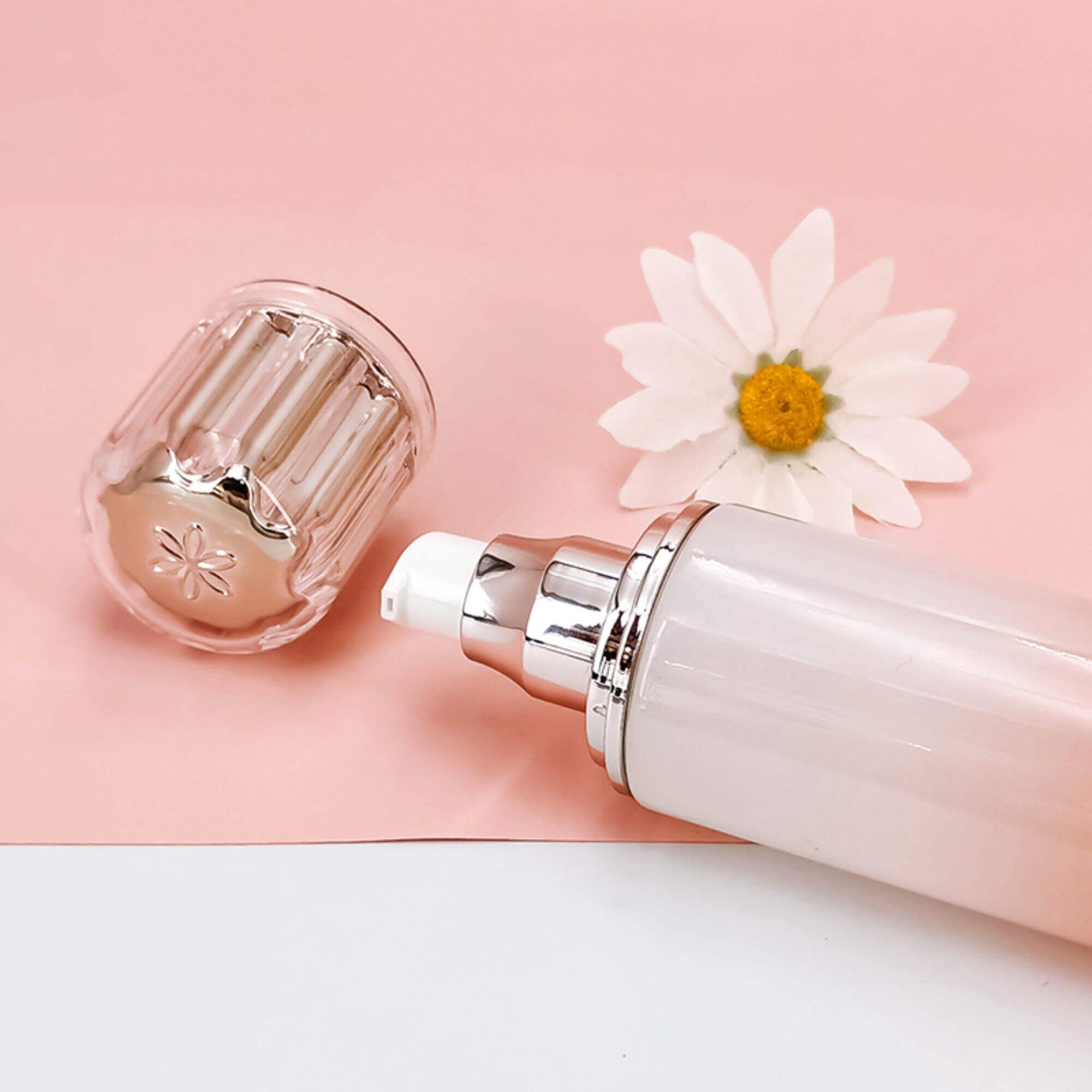 Rosa Blumen-Hautpflege-Set mit Gradientenglasflasche HY-2421