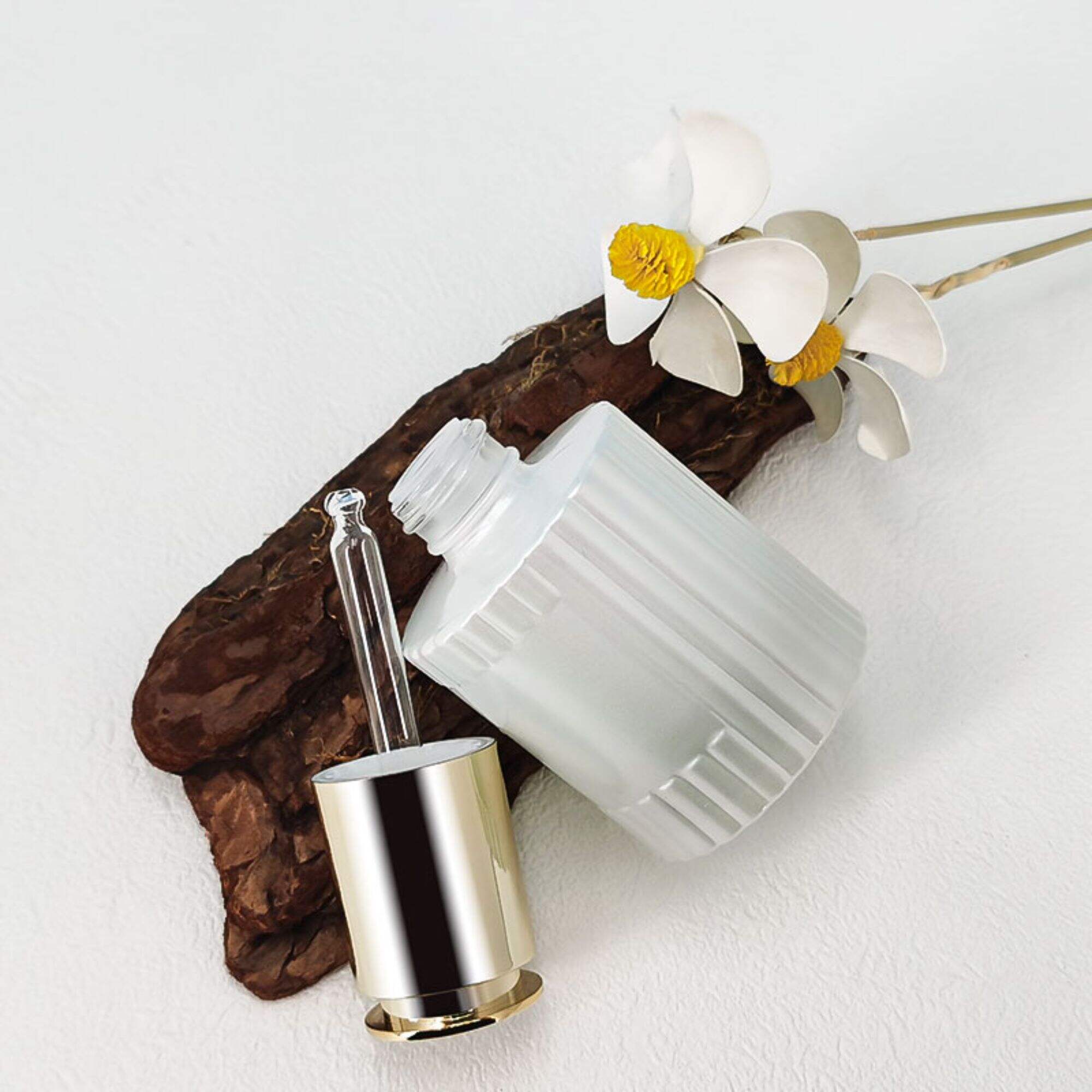 Maßgeschneidertes Design 30Ml leere Pumpe Glasflasche HY-1872