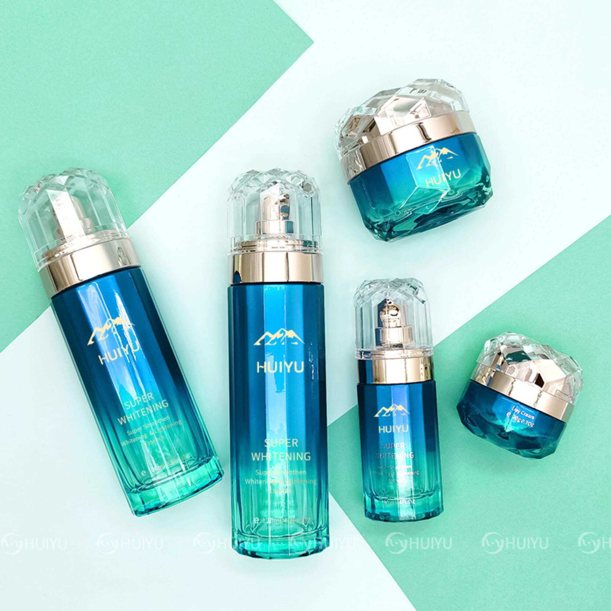 Round empty skincare glass spray bottle cosmetic packaging with pump HY-2366