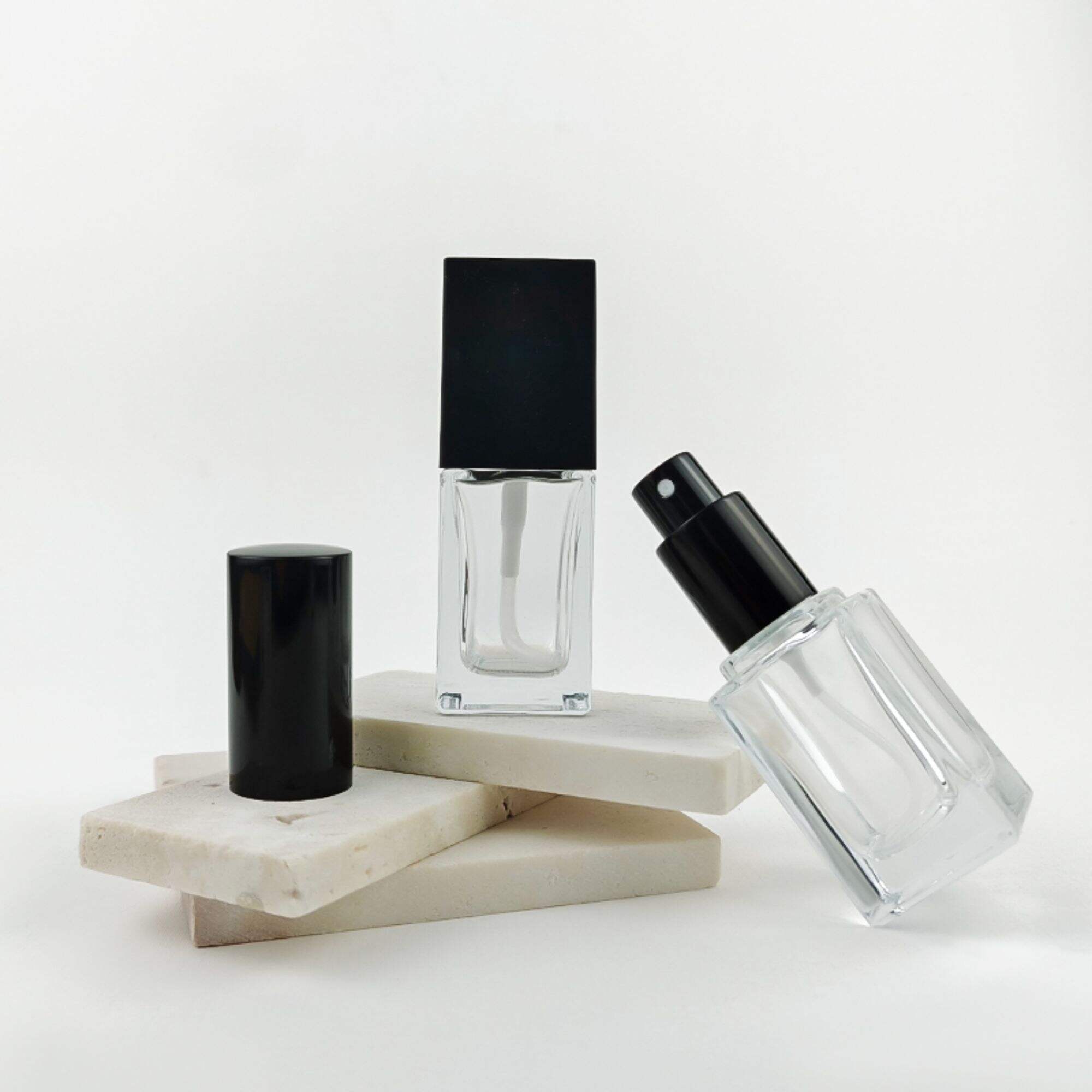 Trendiger Stil 30Ml 20Ml Parfumfeine Sprühglaskartusche Quadratische Glasverpackung HY-P325