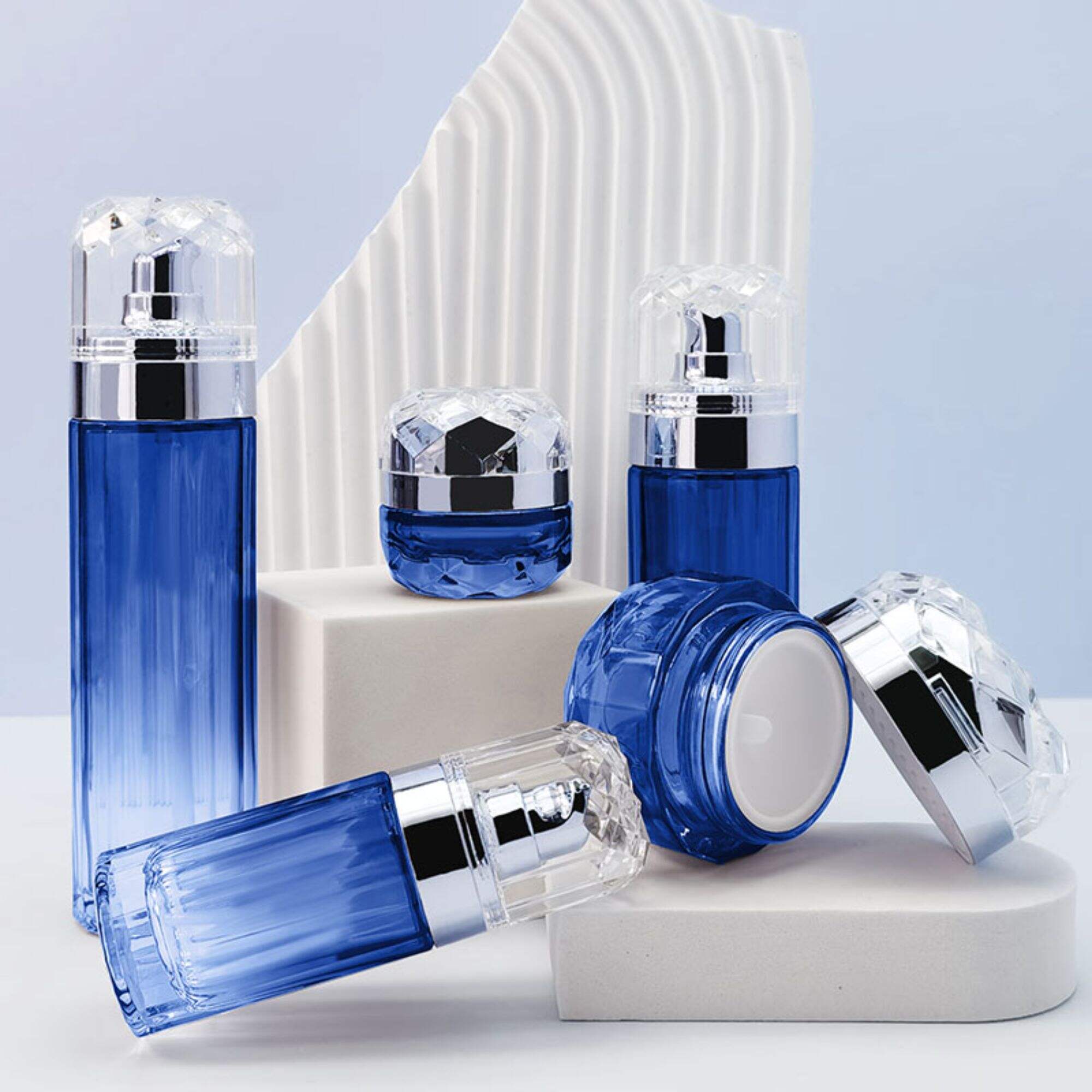 Round empty skincare glass spray bottle cosmetic packaging with pump HY-2366