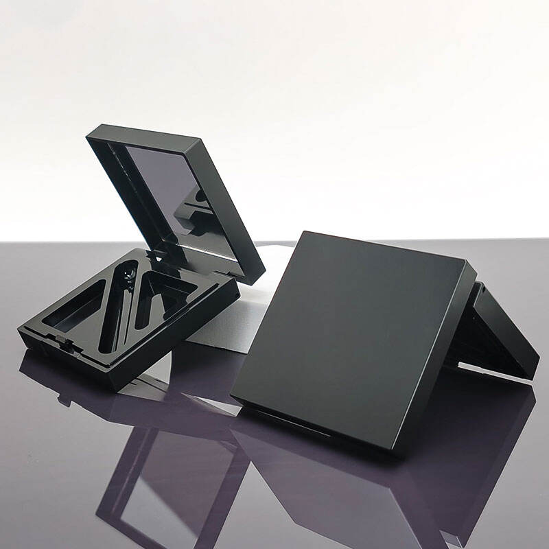 Black Eye Shadow Container with small mirror 8374
