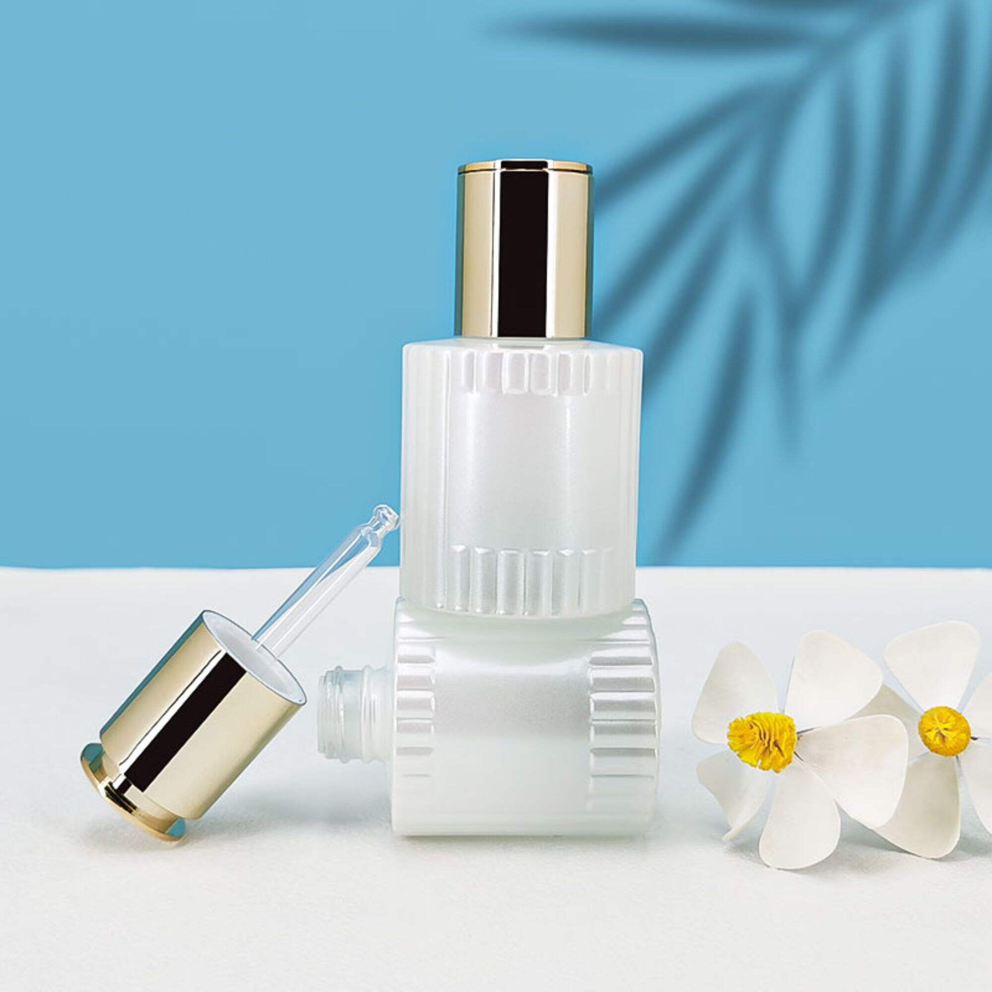 Maßgeschneidertes Design 30Ml leere Pumpe Glasflasche HY-1872