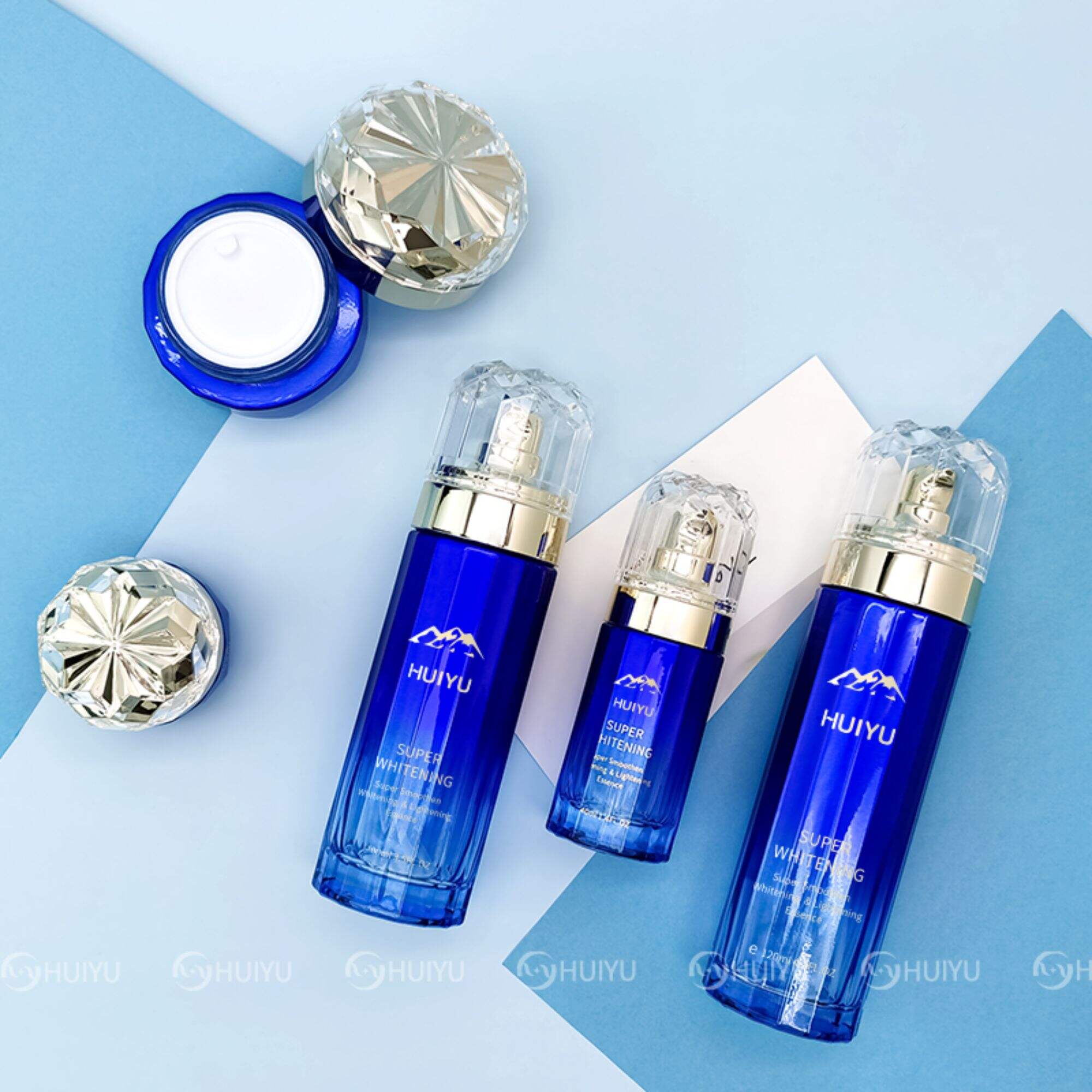 Round empty skincare glass spray bottle cosmetic packaging with pump HY-2366