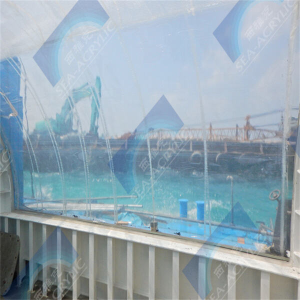 Bringing a touch of the ocean into your home with an acrylic tunnel aquarium