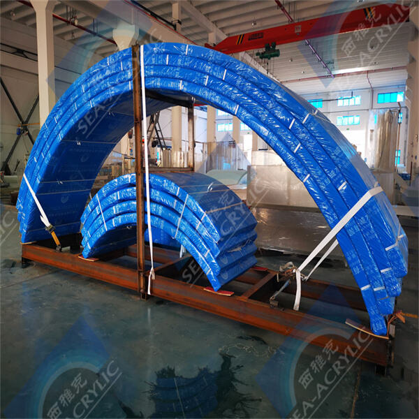 The Acrylic Family Fish Tank