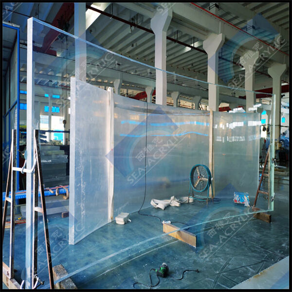 Erstelle eine atemberaubende Unterwasserwelt mit einem Acrylaquarium-Fischtank.