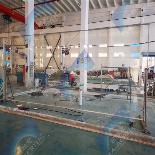 Transform your pool area with the modern elegance of acryl plexiglass