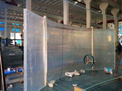 How Acrylic Glass for Swimming Pools Enhances Aesthetic Appeal