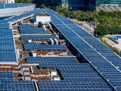 Comment les onduleurs solaires convertissent le courant continu en courant alternatif (CA)