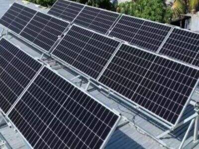 Come le Aziende Stanno Riducendo la Propria Impronta di Carbonio con l'Energia Solare