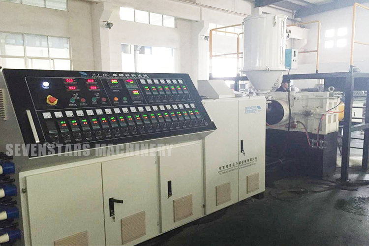915mm Expressway soundproofing board making machine PC hollow sheet production line manufacture