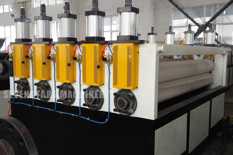 915mm Expressway soundproofing board making machine PC hollow sheet production line supplier