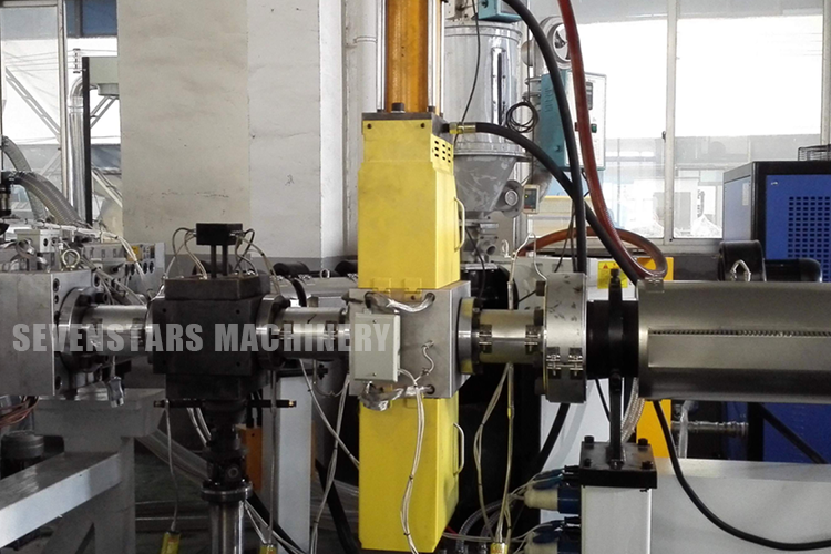 915mm Expressway soundproofing board making machine PC hollow sheet production line details