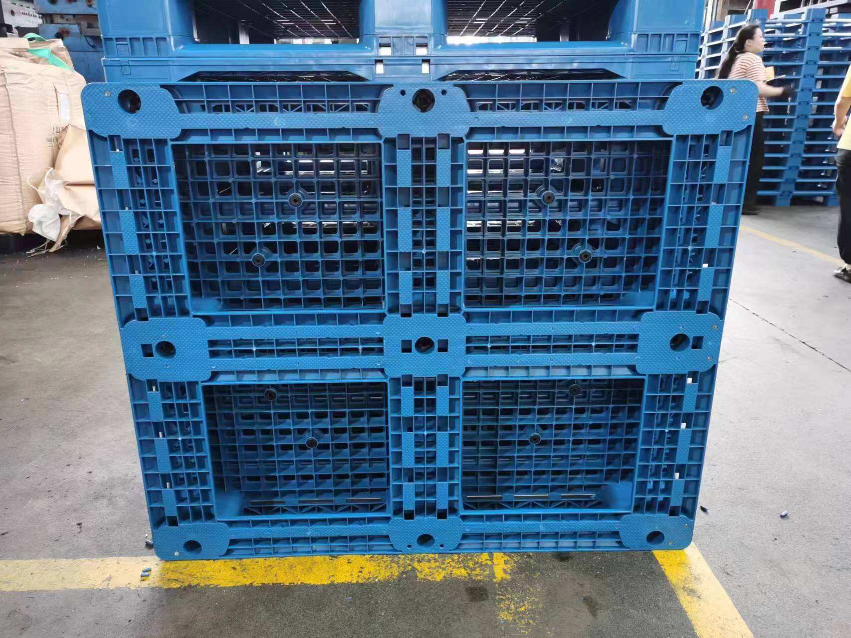 HDPE Logistic Heavy Duty 3 Open Deck dengan Runners Rack Pallet Plastik untuk pemasok pengiriman Penyimpanan