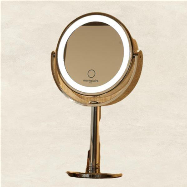 Utilisation du maquillage miroir avec des lumières