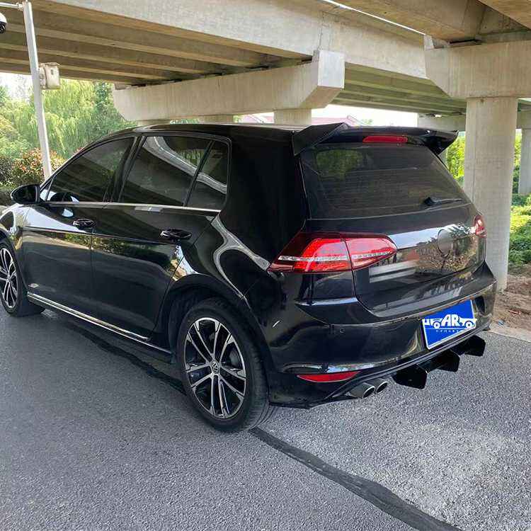 الناشر الخلفي من فولكس فاجن جولف MK7 R-line