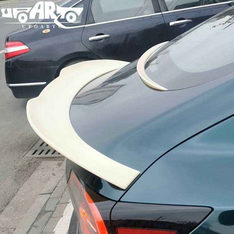 tesla model 3 zwarte spoiler