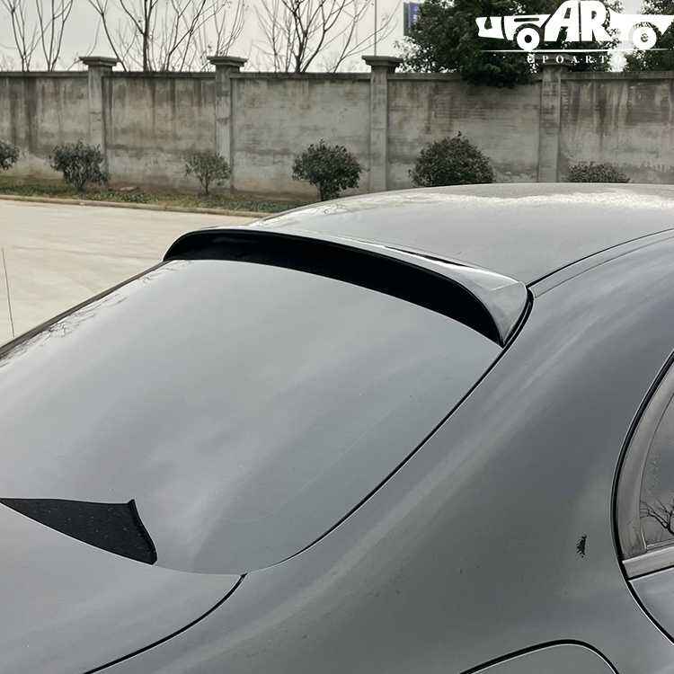 جناح W213 باللون الأسود اللامع