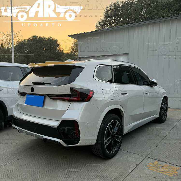 ウィング BMW X1 U11 車