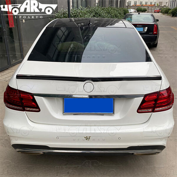 The Benefits of a Mitsubishi Lancer Rear Spoiler for Speed and Control