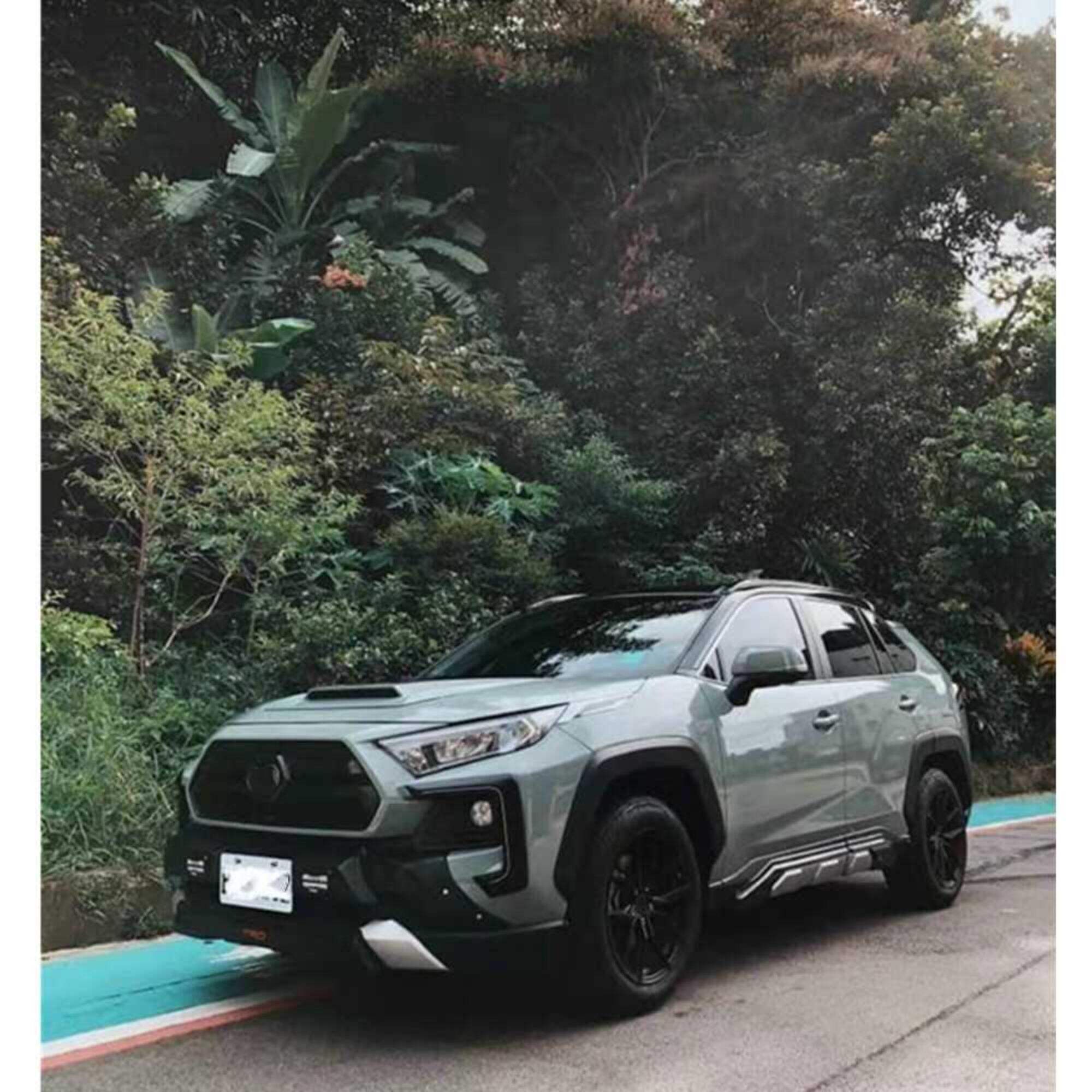 AR-Toyota-052 حواجب السيارة الخفيفة لسيارة Toyota RAV4 4X4 2019 2020