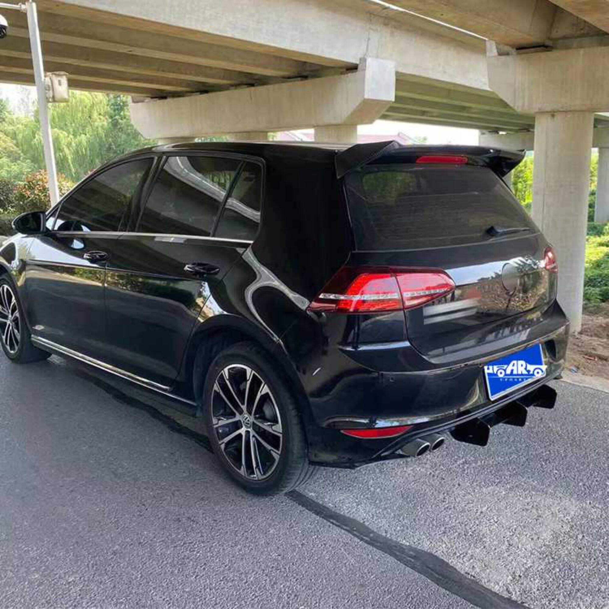 AR-VW-0100 zadný difúzor pre zámorskú verziu Volkswagen Golf 7 R-line