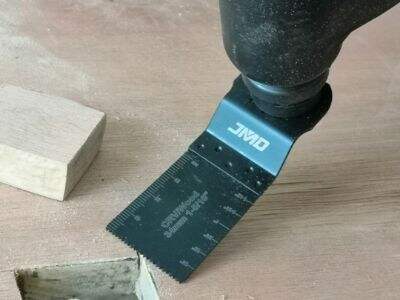 Hagkvæmni breytilegs hallningshorn í sviðarblöðum fyrir bakvörpunarsög