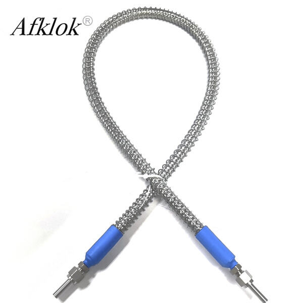 Veilige vloeistof-oordrag met metaalhose