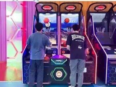 Steigern Sie die Einnahmen Ihres Familien-Entertainment-Centers (FEC) mit integrierten Basketball- und Bowling-Zonen von EPARK