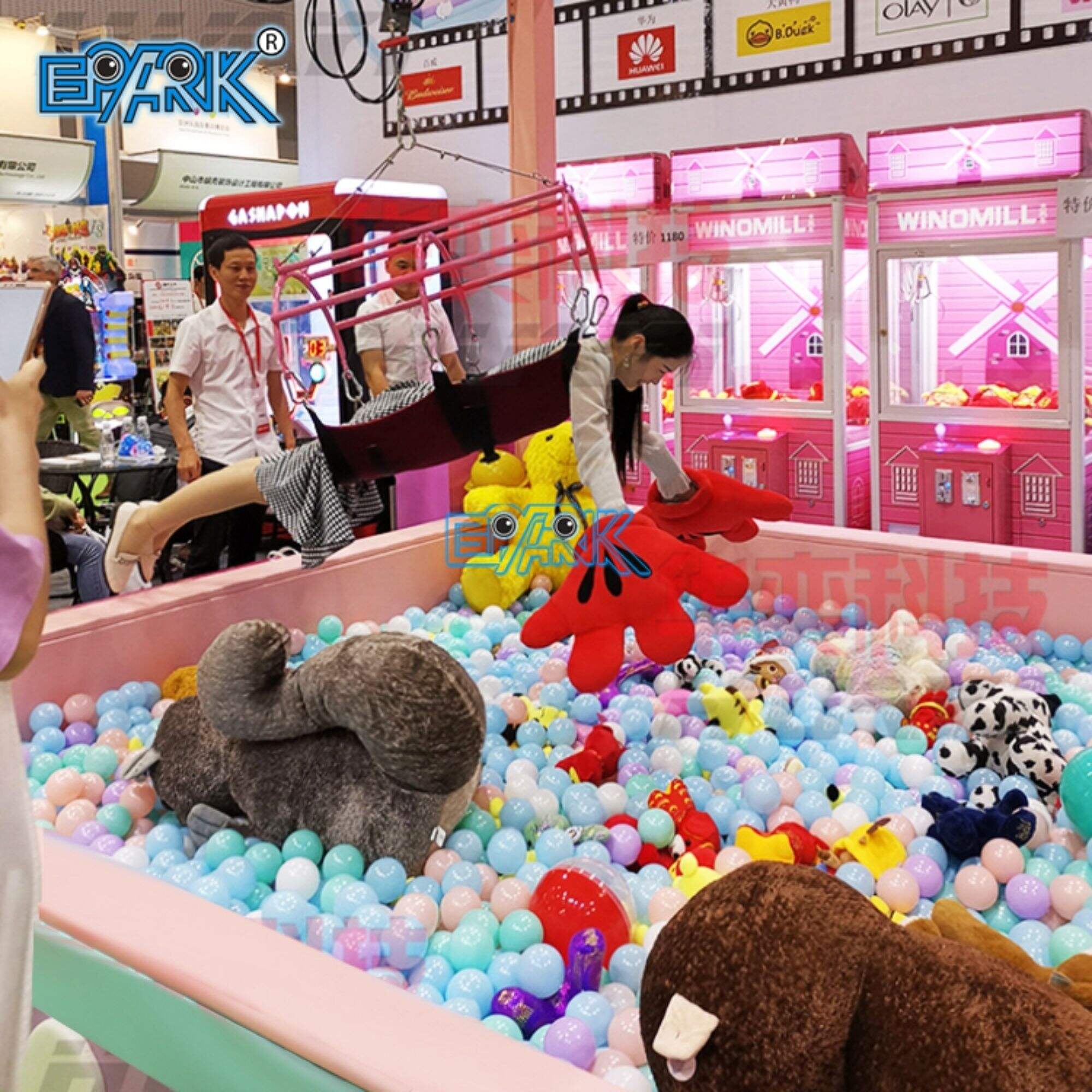 Amusement Park Coin Operated Real Man Person Human Claw Machine Game 