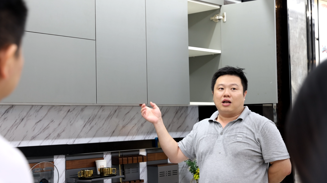 Impormasyon ng DuPont Hardware | Malugod na tinatanggap ang Guangdong Home Building Materials Chamber of Commerce Youth Committee Team sa Aming Kumpanya para sa Pagbisita at Pagpapalitan