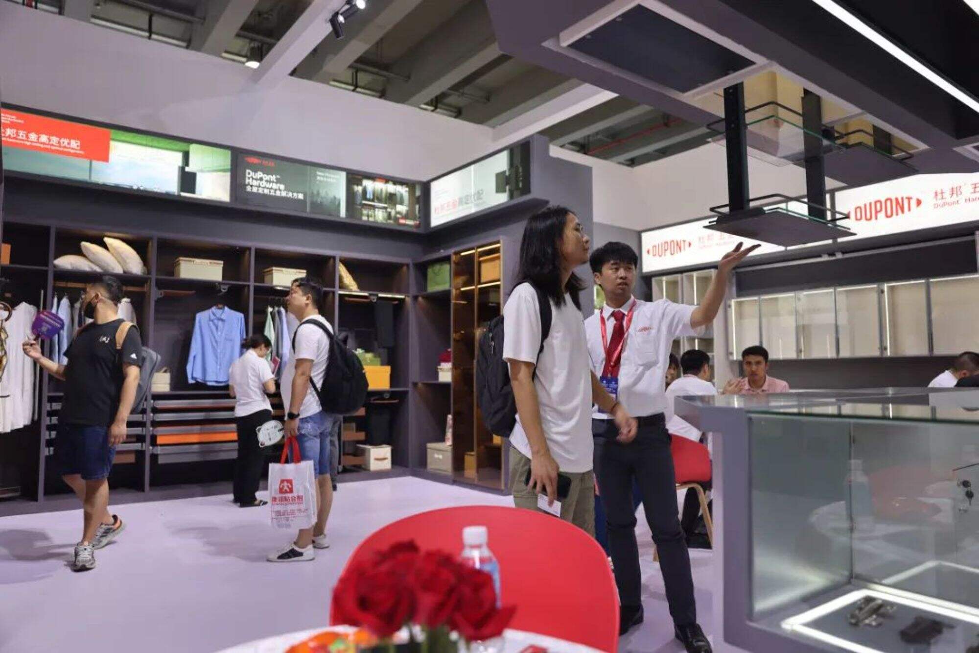 At the 25th China Construction Expo (Guangzhou), DuPont Hardware was stunning and gained a lot of popularity!