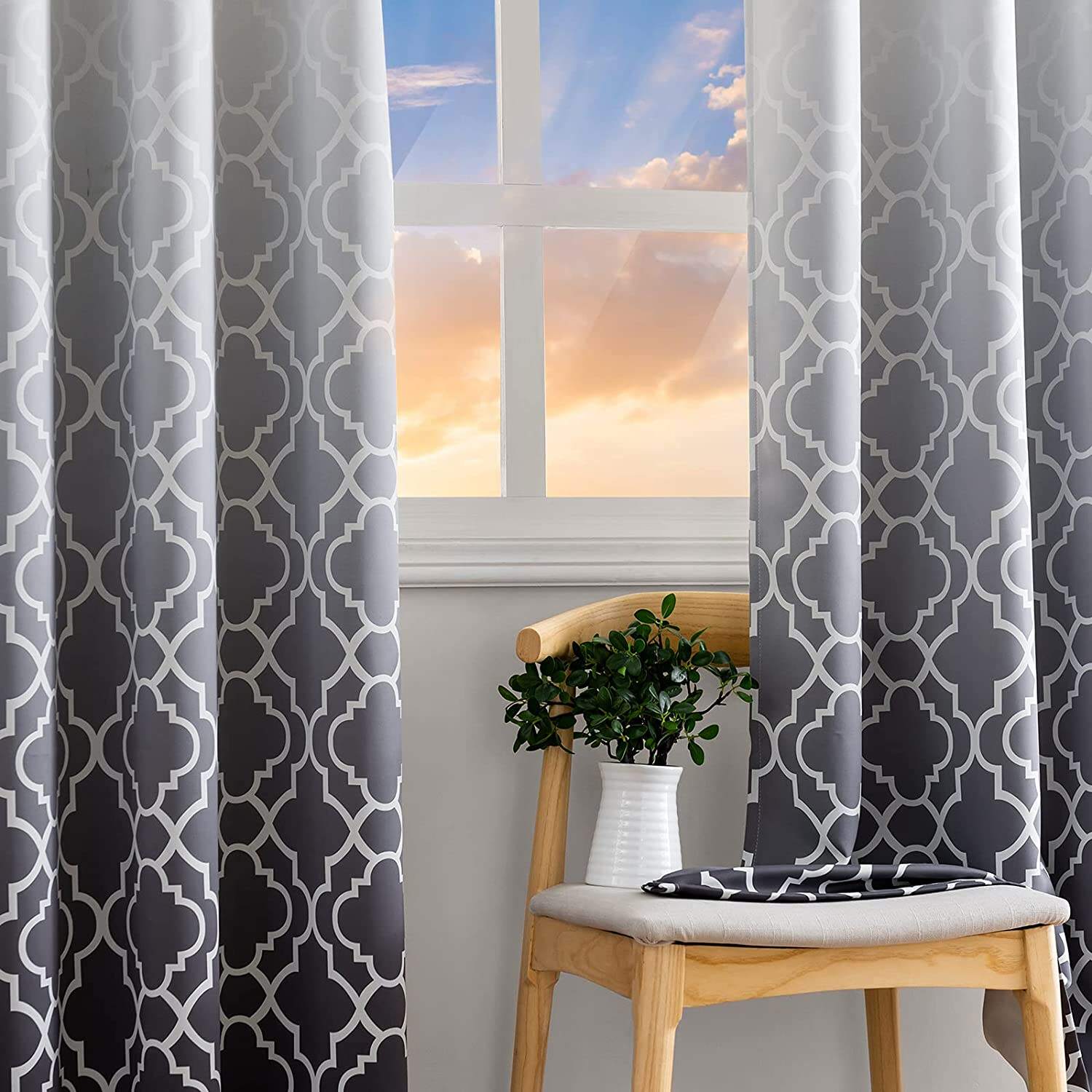 New arrival printing design ready made curtain 100% Blackout polyester Curtains Fabric for rolls details