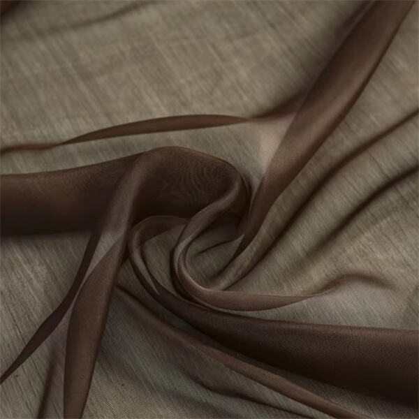 Lascia Entrare la Luce con Bellissime Tende di Voile Bianco