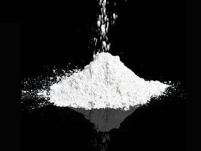 Халуунд халуунд шатаасан алюминий оксидын порош бусад церамик нэмэлт бүрдүүлэгчдийн дунд яаж давамгайлах вэ