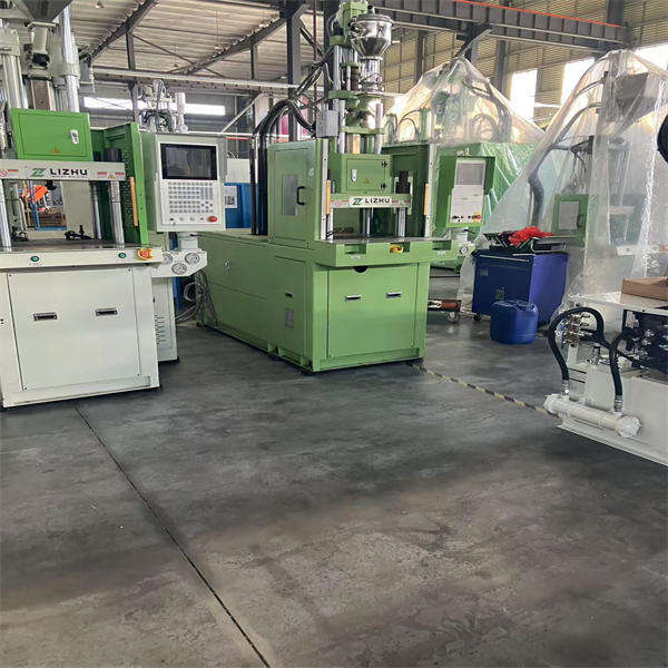 Precise and consistent molding with small vertical injection machine USA