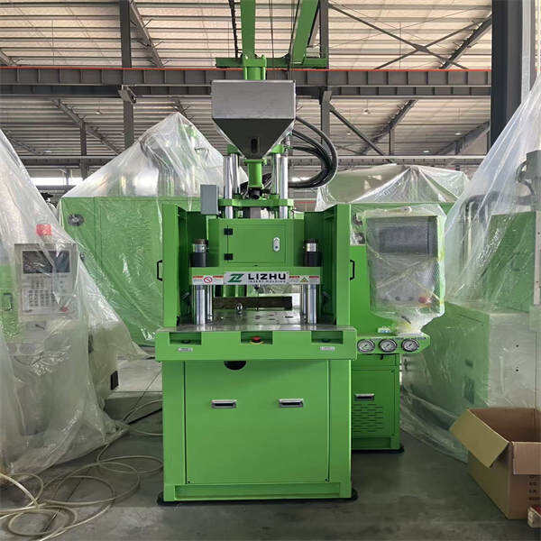 Keluaran yang andal dan konsisten dengan mesin injeksi plastik modern 550-ton kami.