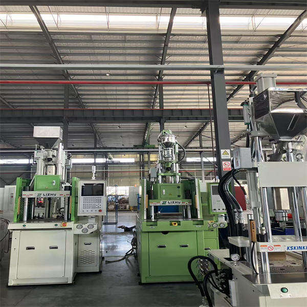 Canadian Manufacturing Evolves with High-Speed Vertical Injection Molding Machines
