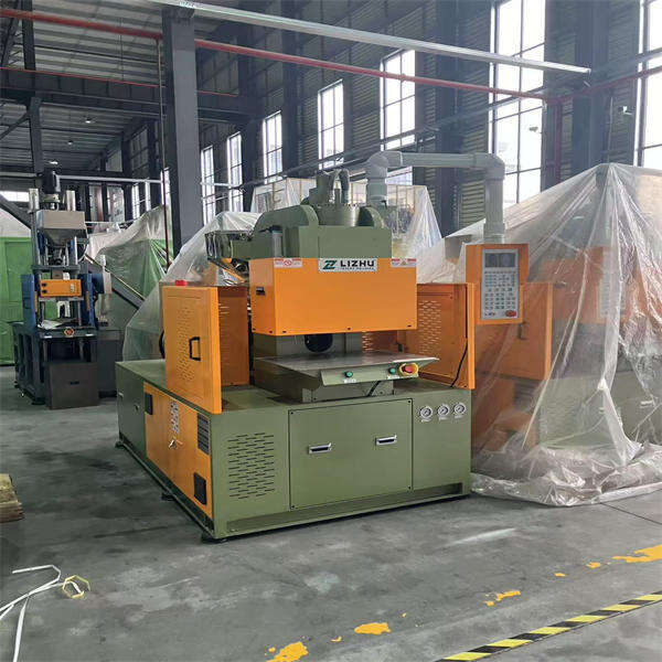 تصميم مكونات سيارات خفيفة ومتينة باستخدام القولبة بالحقن البلاستيكية